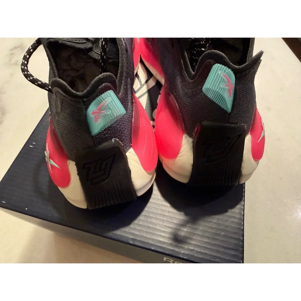 Reebok Zig Kinetica II Women 5 Black Atomic Pink Pixel Mint H05715 Running Shoes
